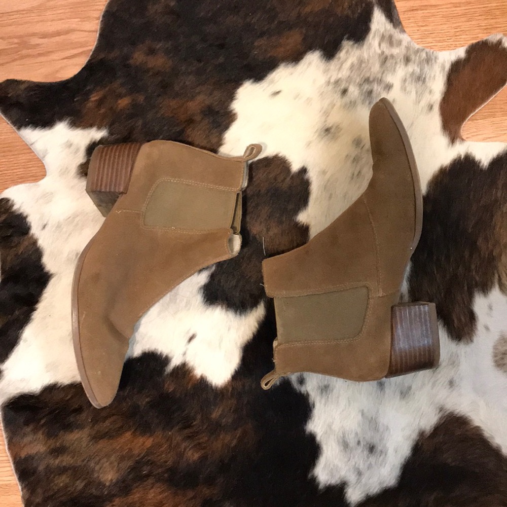 Steve Madden Suede booties